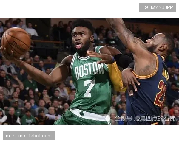 杰伦·布朗底角三分命中率顶尖 凯尔特人进攻空间的重要支撑点